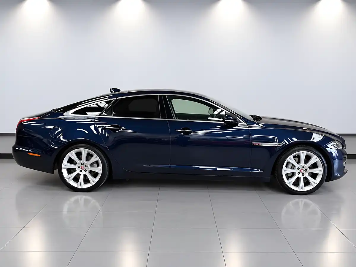 Used 2018 Jaguar Xj Portfolio Blue - Interior and Exterior details 2