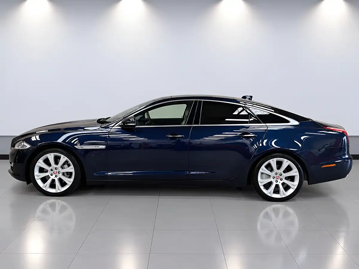 Used 2018 Jaguar Xj Portfolio Blue - Interior and Exterior details 3