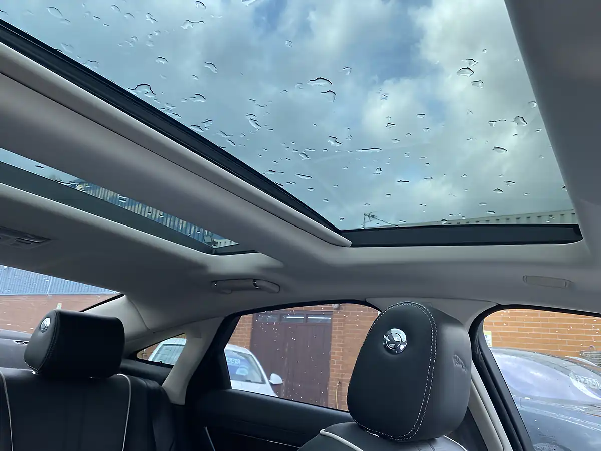 Used 2018 Jaguar Xj Premium Luxury White - Interior and Exterior details 19