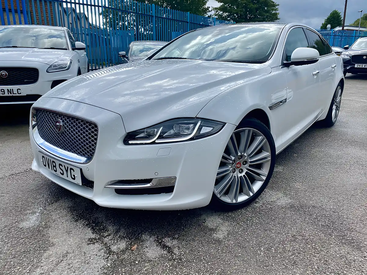 Used 2018 Jaguar Xj Premium Luxury White - Interior and Exterior details 3
