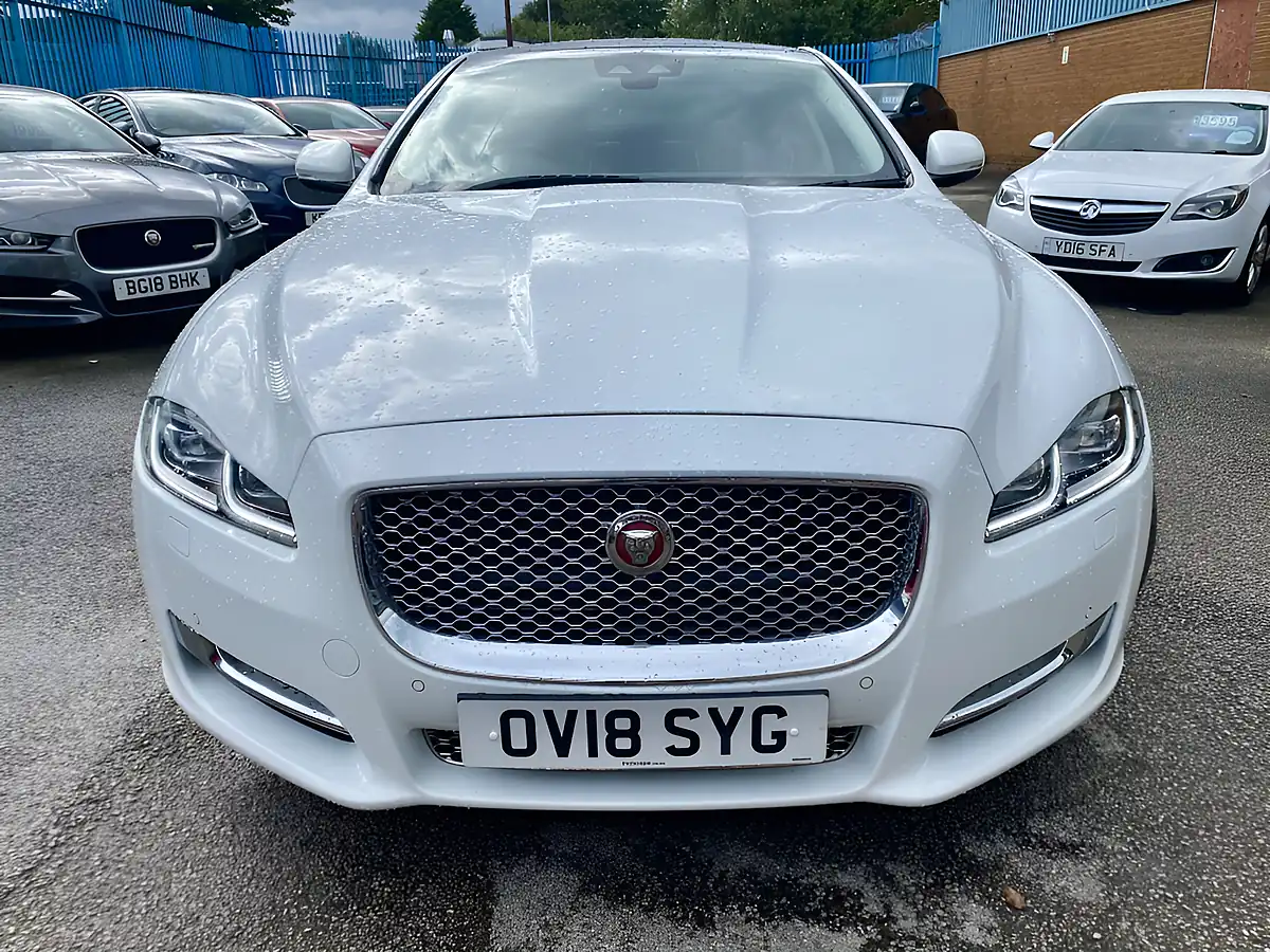 Used 2018 Jaguar Xj Premium Luxury White - Interior and Exterior details 4