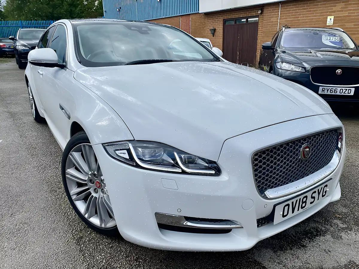 Used 2018 Jaguar Xj Premium Luxury White - Interior and Exterior details 5