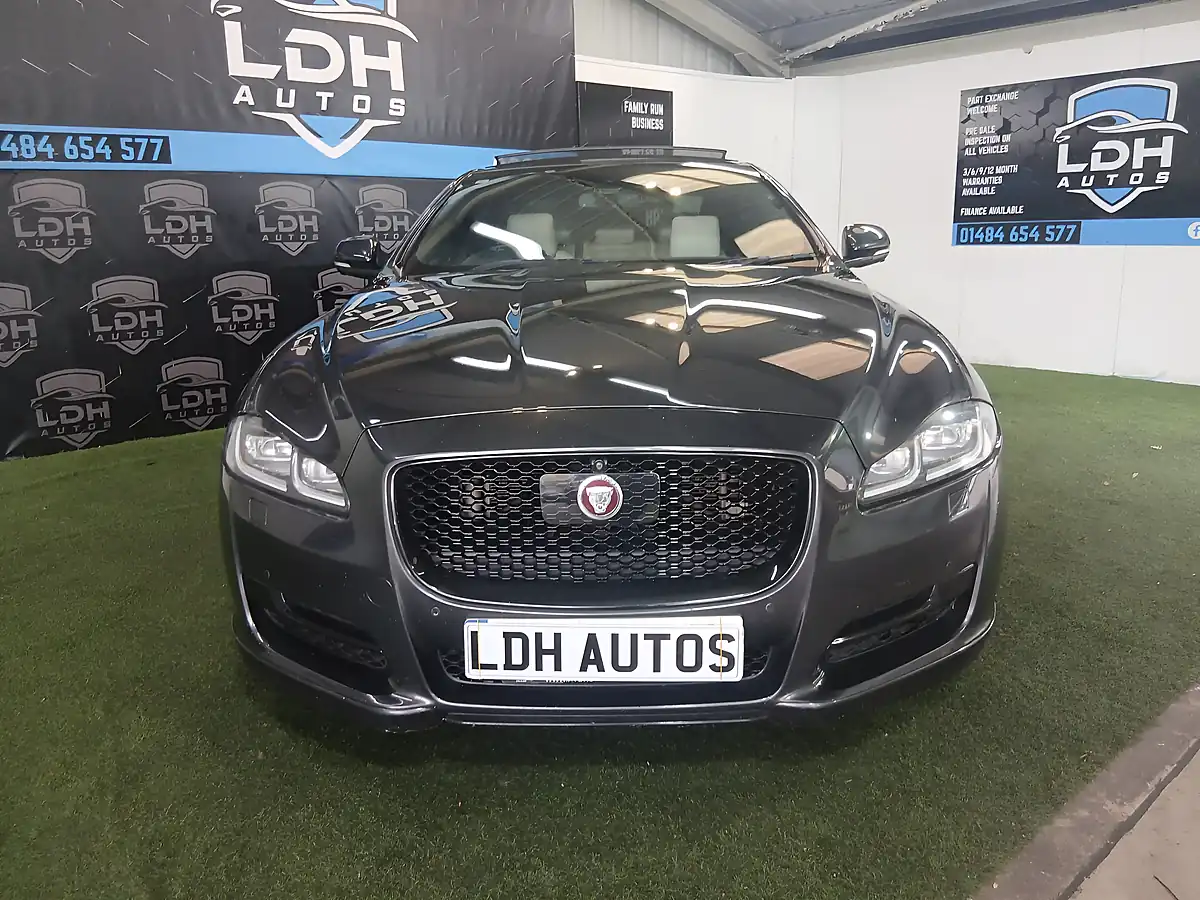 Used 2018 Jaguar Xj R-Sport Grey - Interior and Exterior details 8