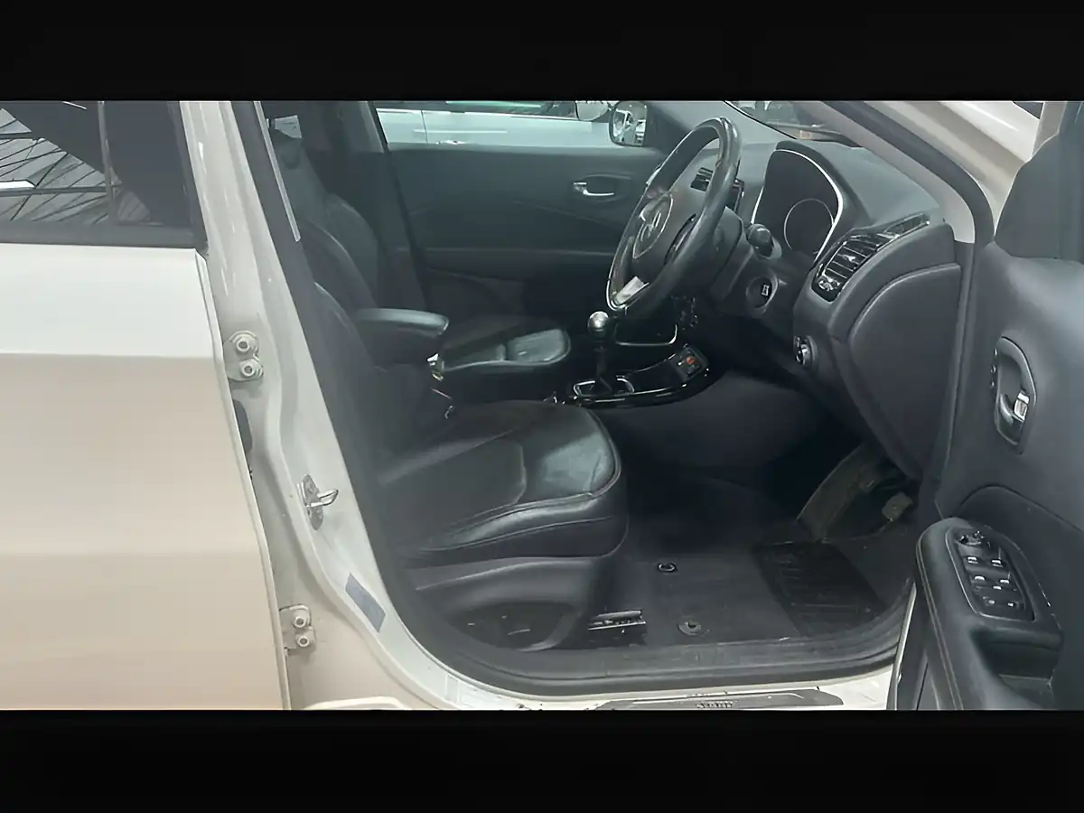 Used 2018 Jeep Compass Limited Edition+ Vocal White - Interior and Exterior details 10