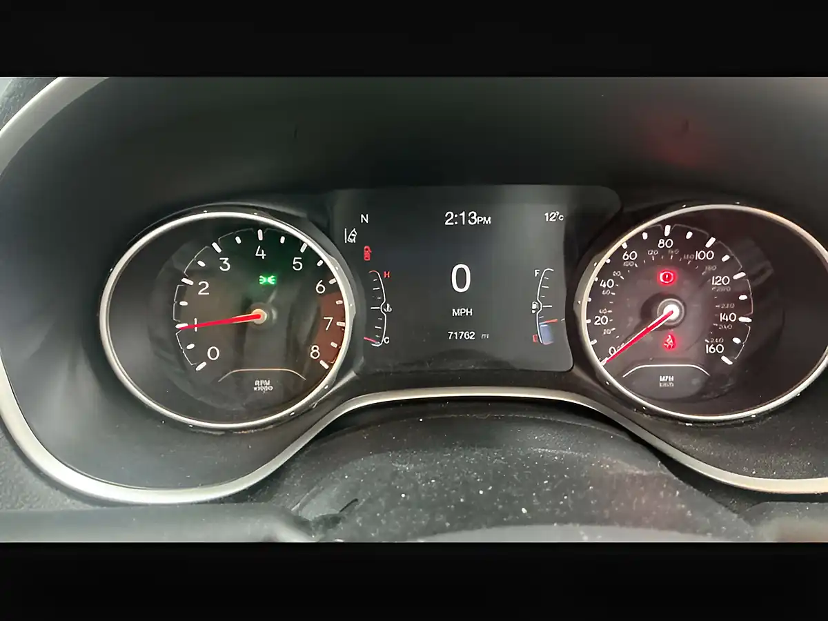 Used 2018 Jeep Compass Limited Edition+ Vocal White - Interior and Exterior details 14