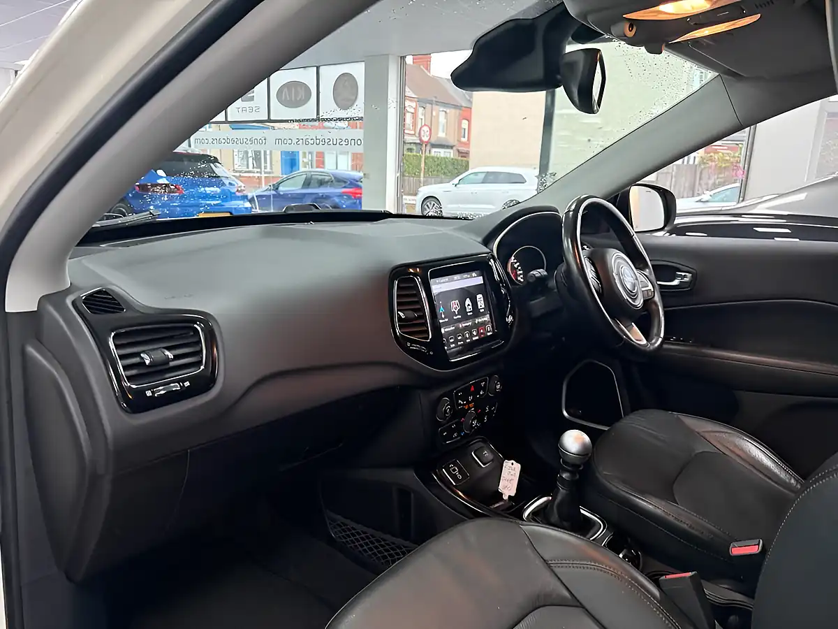 Used 2018 Jeep Compass Limited White - Interior and Exterior details 11