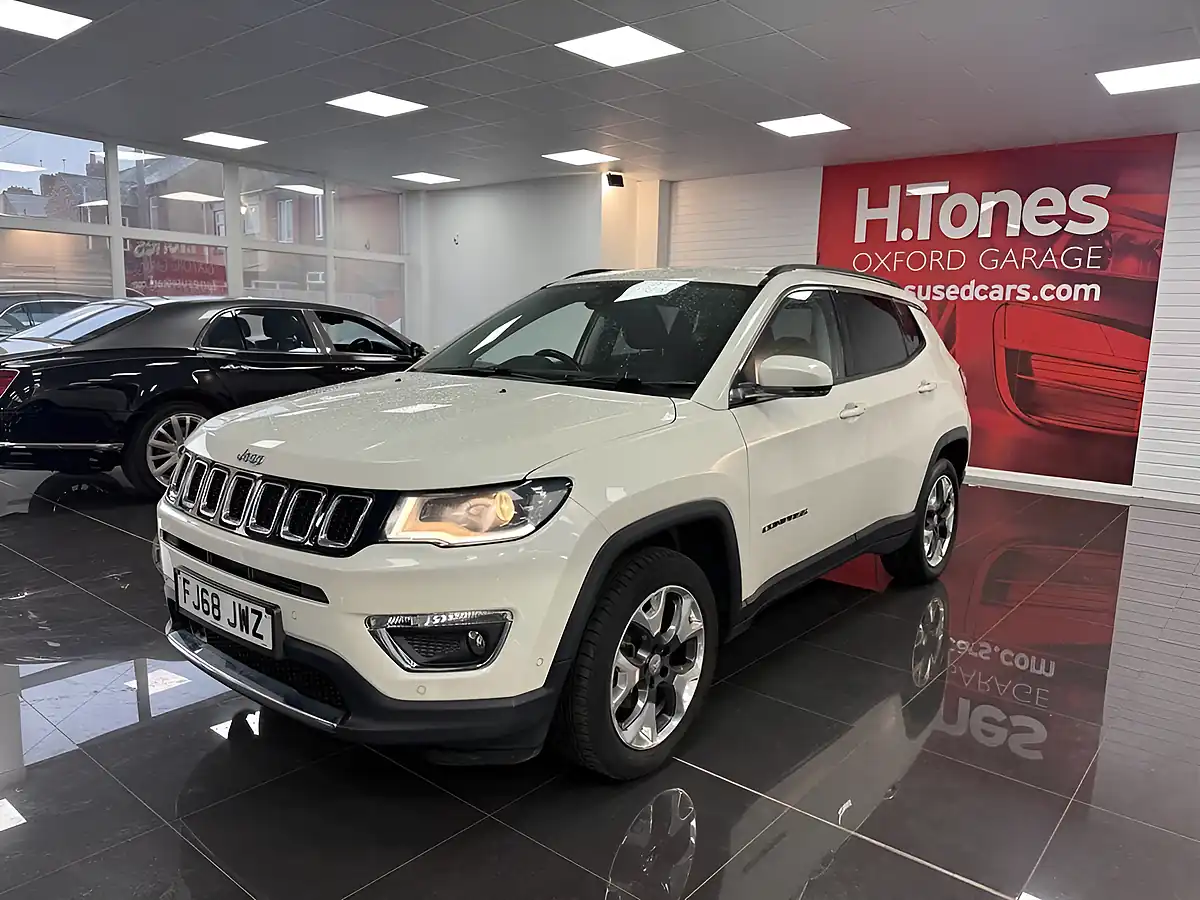 Used 2018 Jeep Compass Limited White - Interior and Exterior details 13