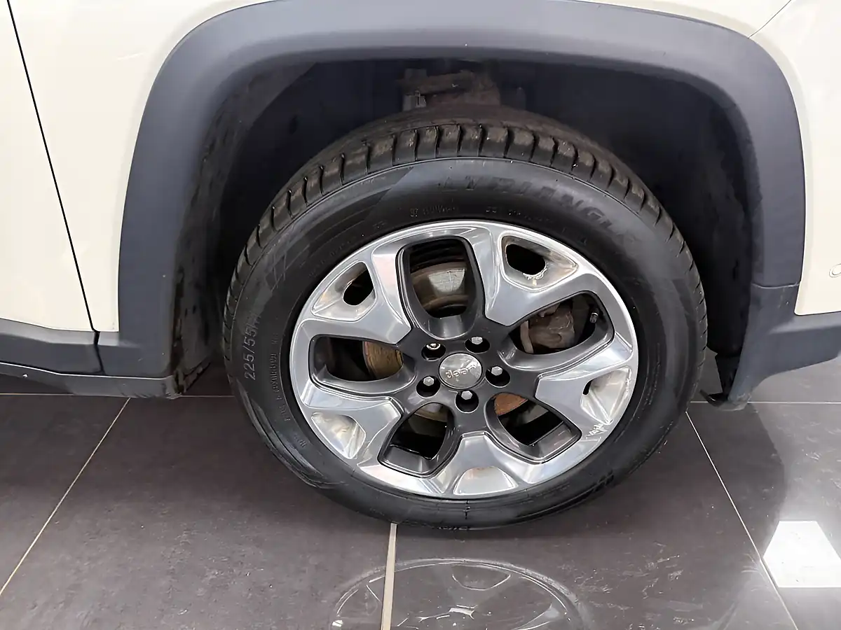 Used 2018 Jeep Compass Limited White - Interior and Exterior details 14
