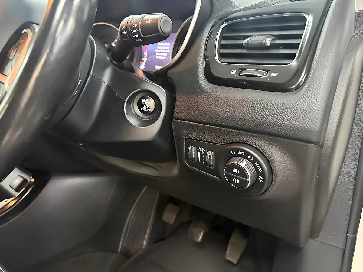 Used 2018 Jeep Compass Limited White - Interior and Exterior details 15