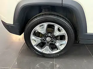 Used 2018 Jeep Compass Limited White - Interior and Exterior details 3
