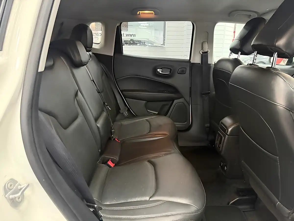 Used 2018 Jeep Compass Limited White - Interior and Exterior details 5
