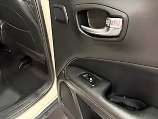 Used 2018 Jeep Compass Limited White - Interior and Exterior details 6