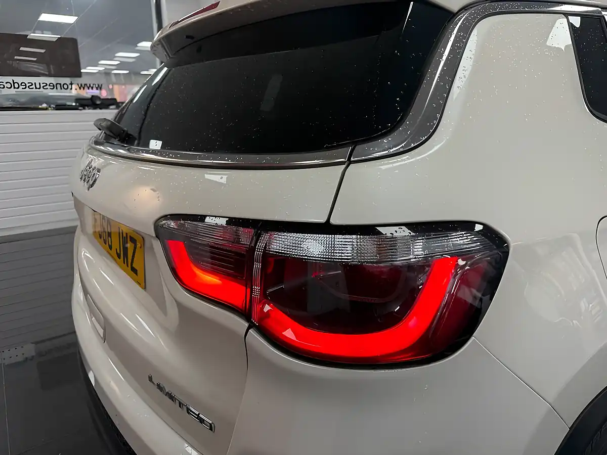 Used 2018 Jeep Compass Limited White - Interior and Exterior details 7