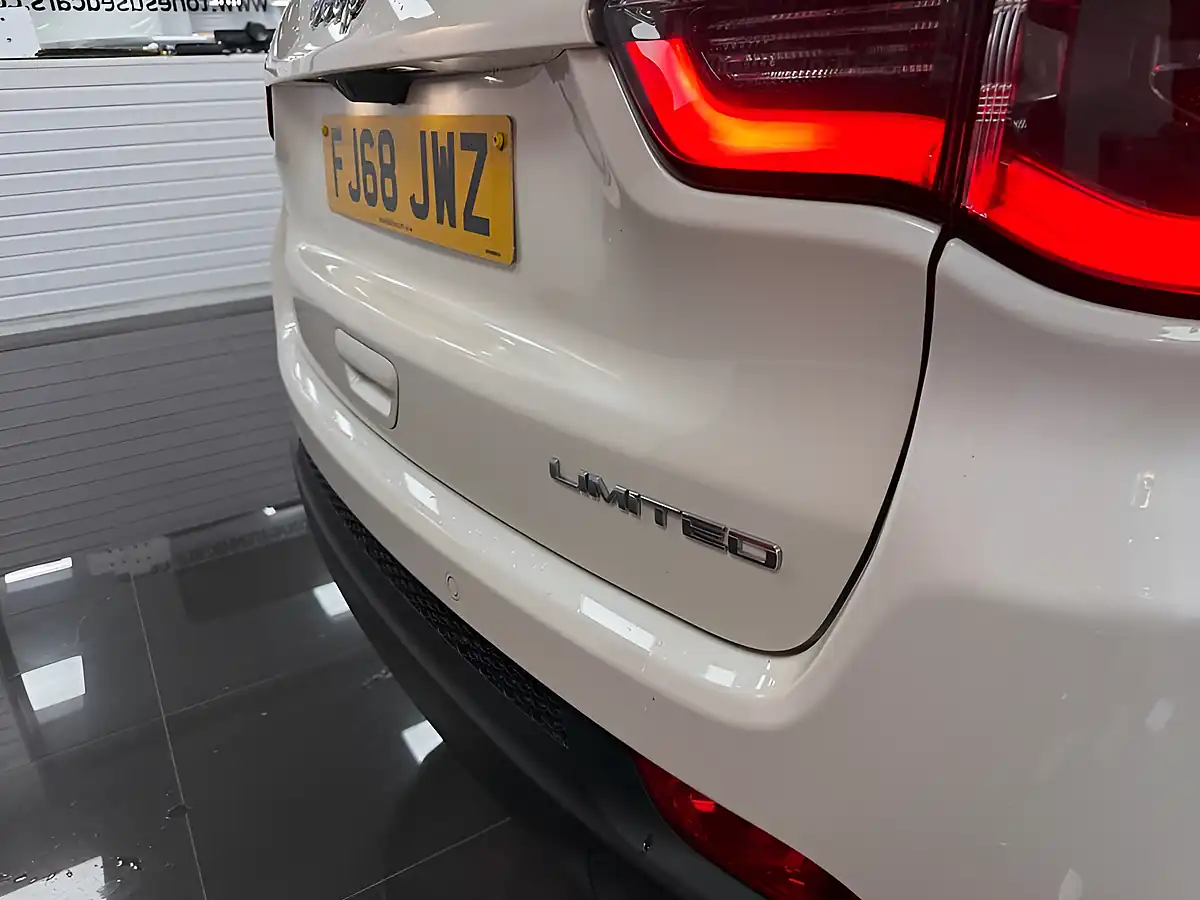 Used 2018 Jeep Compass Limited White - Interior and Exterior details 8