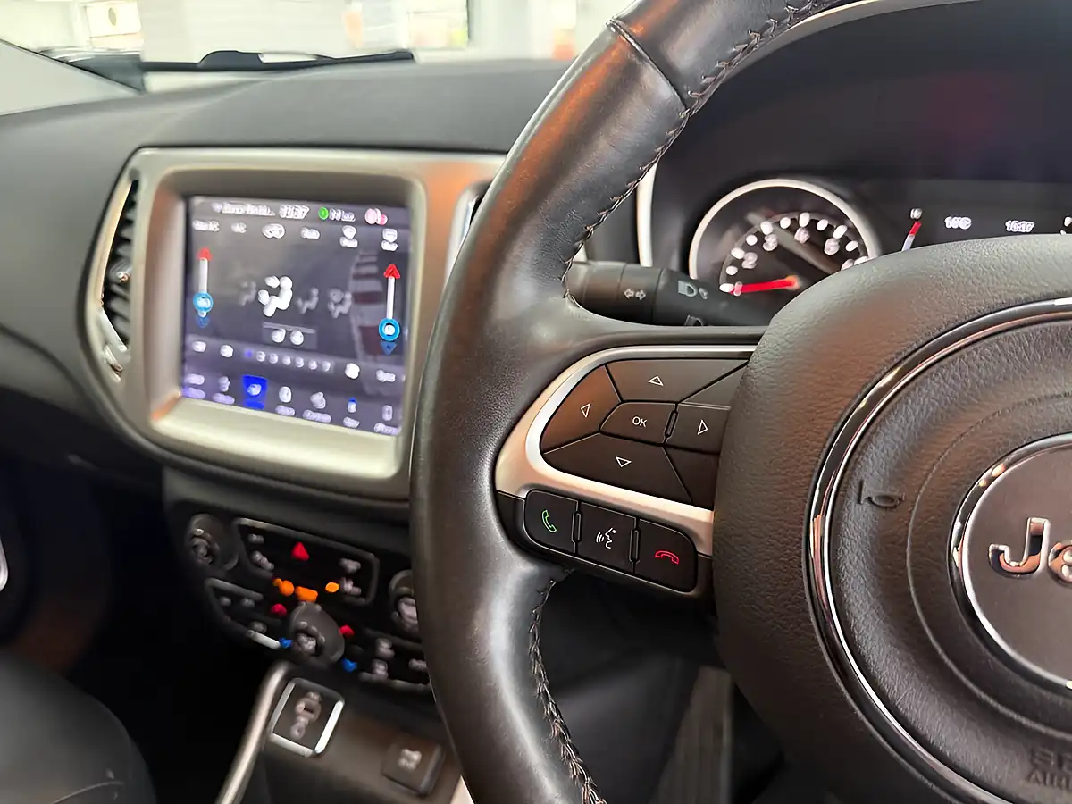 Used 2018 Jeep Compass Longitude Blue - Interior and Exterior details 15