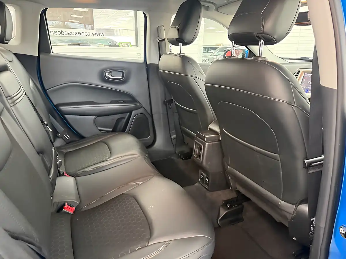 Used 2018 Jeep Compass Longitude Blue - Interior and Exterior details 4