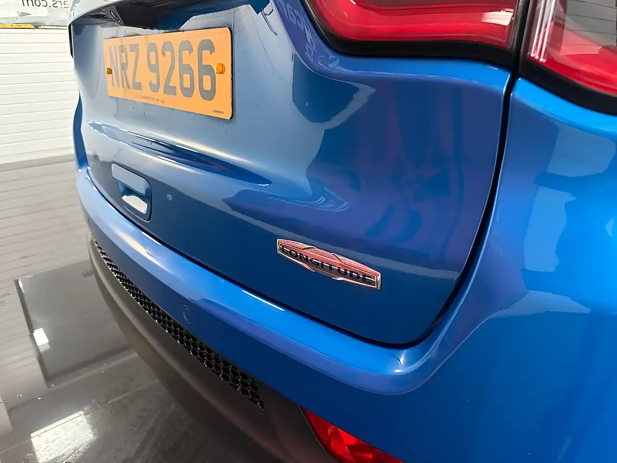 Used 2018 Jeep Compass Longitude Blue - Interior and Exterior details 7