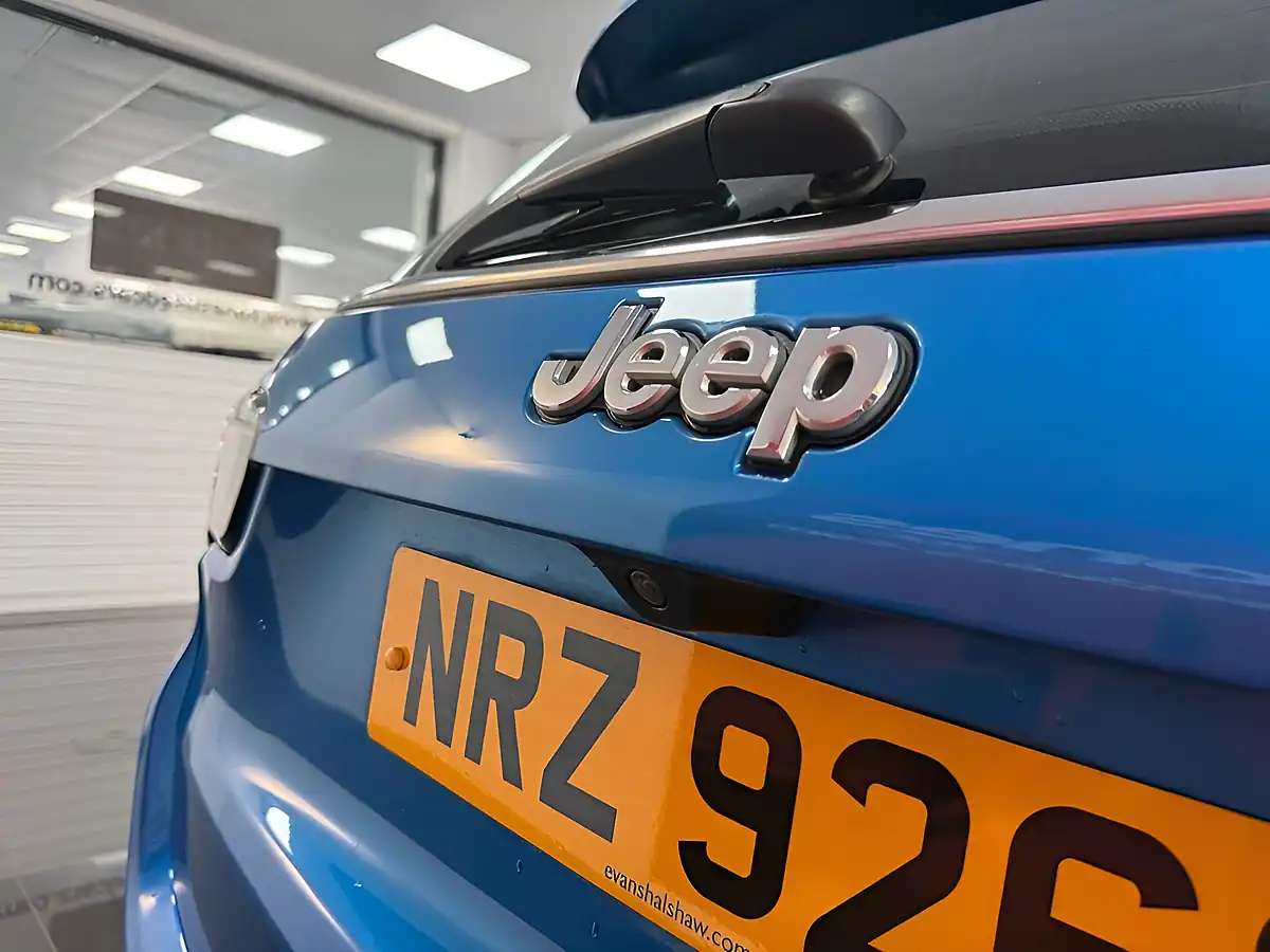 Used 2018 Jeep Compass Longitude Blue - Interior and Exterior details 9