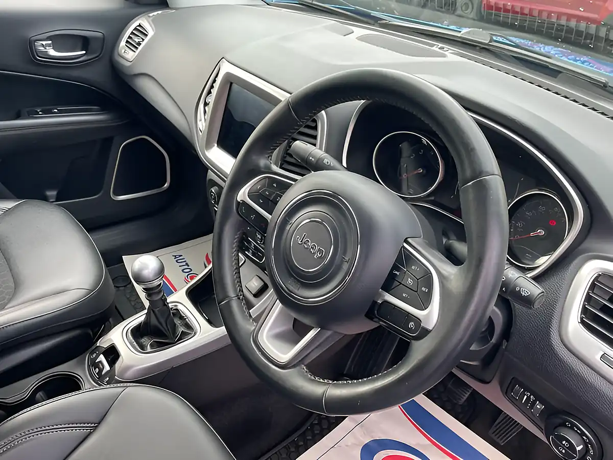 Used 2018 Jeep Compass Longitude Blue - Interior and Exterior details 12