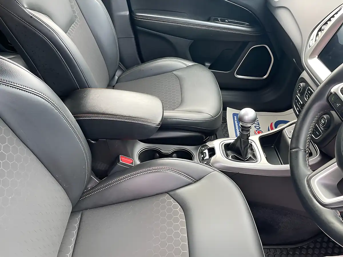 Used 2018 Jeep Compass Longitude Blue - Interior and Exterior details 13