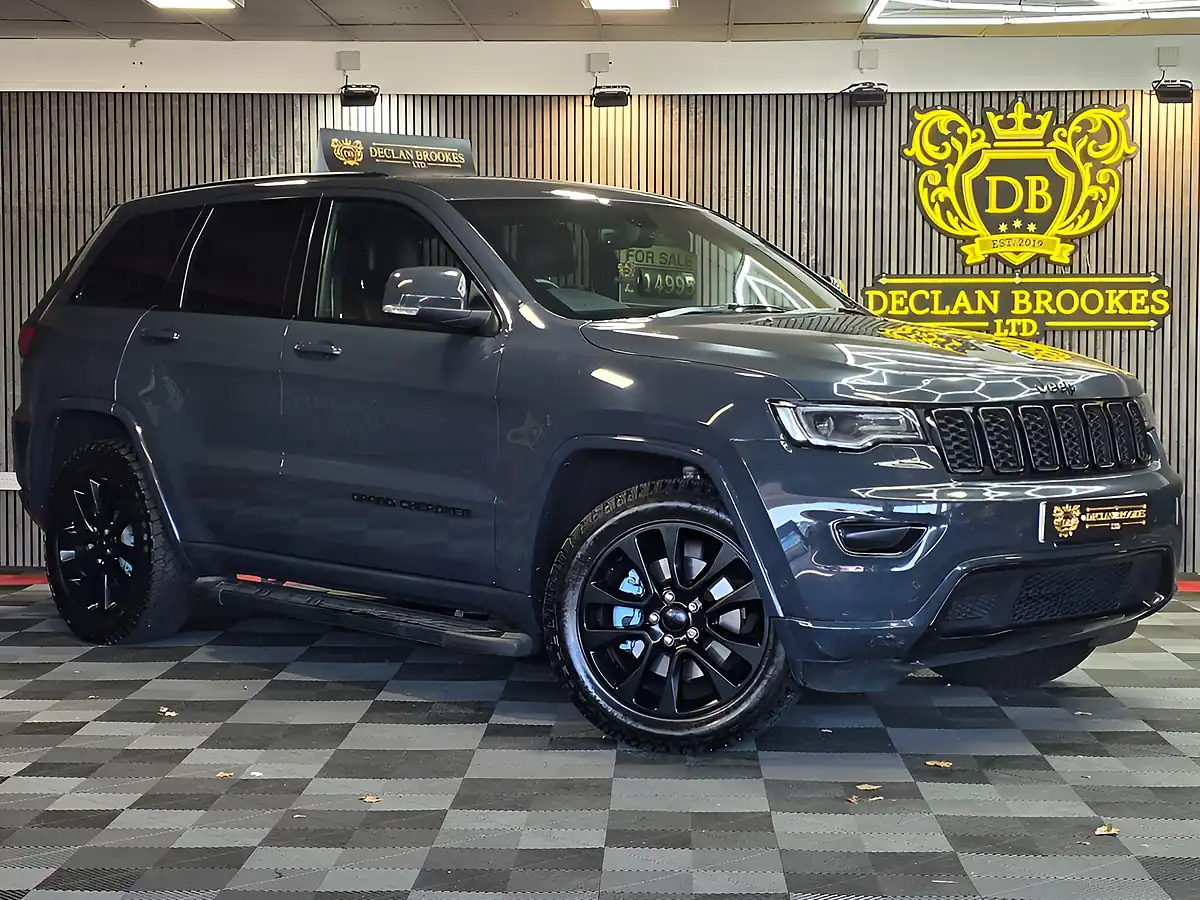Used 2018 Jeep Grand Cherokee Night Eagle Grey - Front View