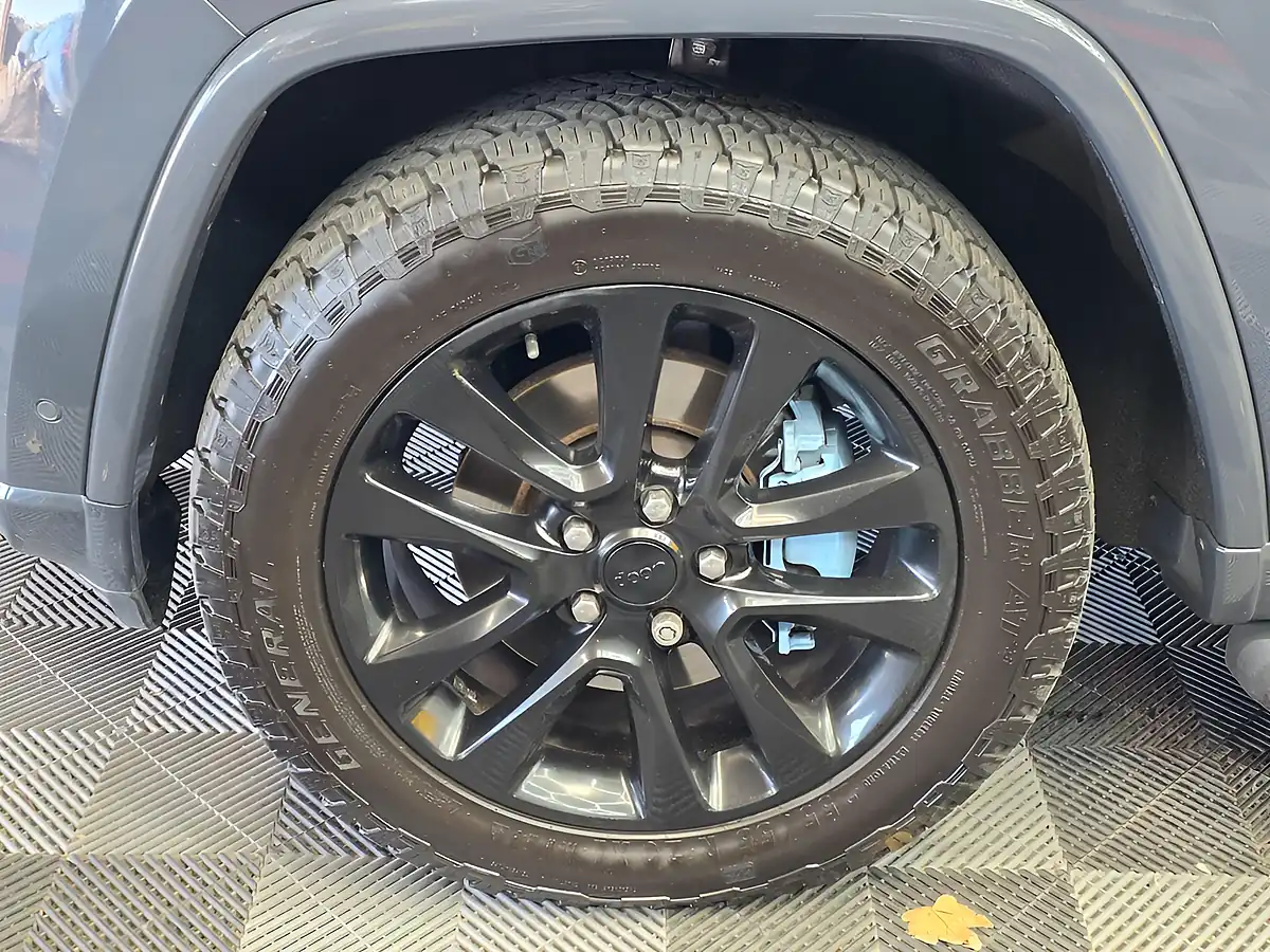 Used 2018 Jeep Grand Cherokee Night Eagle Grey - Interior and Exterior details 20