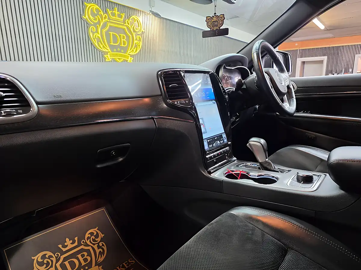 Used 2018 Jeep Grand Cherokee Night Eagle Grey - Interior and Exterior details 9
