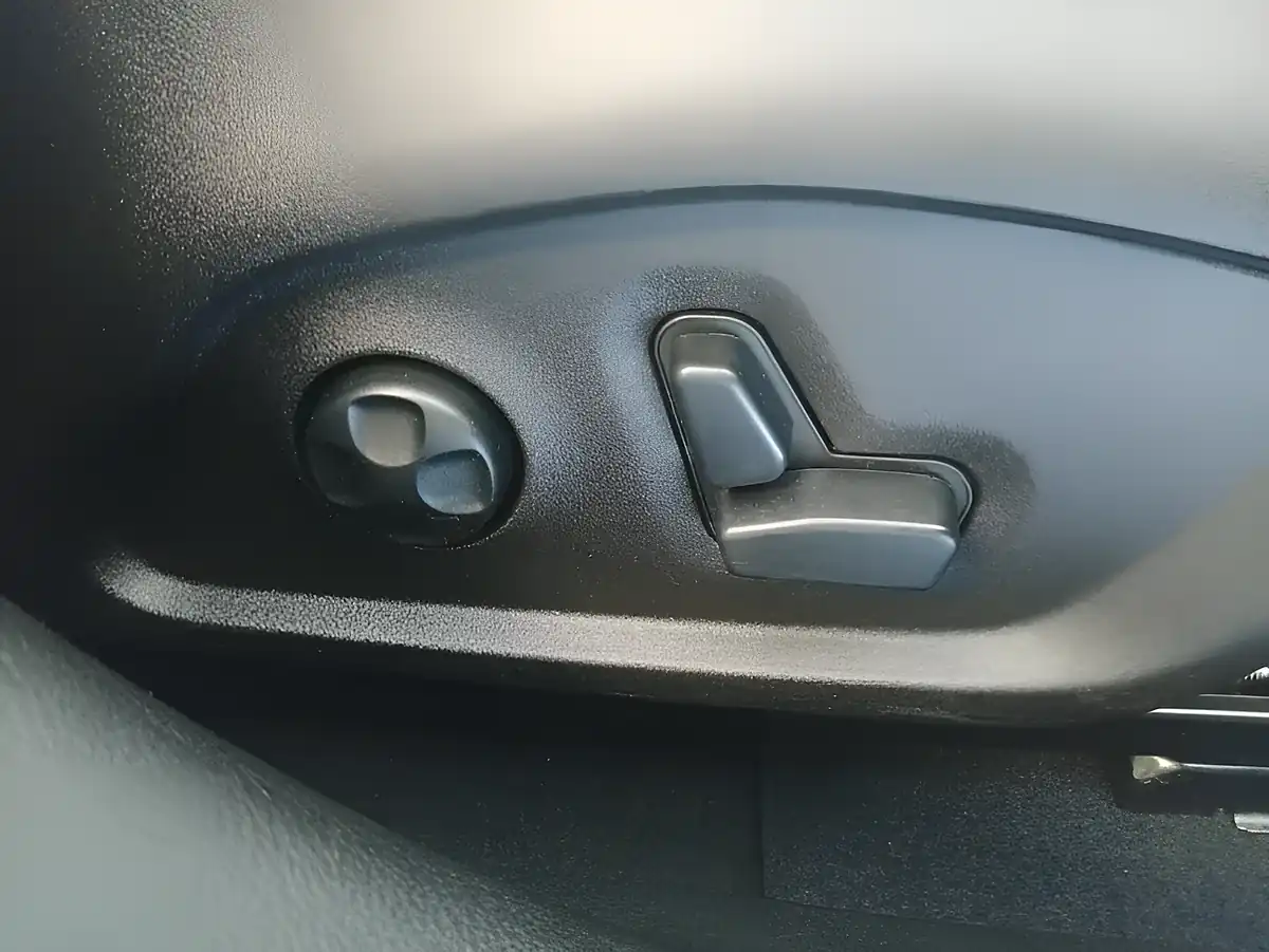 Used 2018 Jeep Renegade Limited Grey - Interior and Exterior details 11