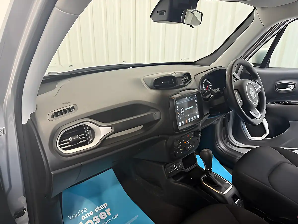 Used 2018 Jeep Renegade Longitude Glacier - Interior and Exterior details 11