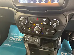 Used 2018 Jeep Renegade Longitude Glacier - Interior and Exterior details 19