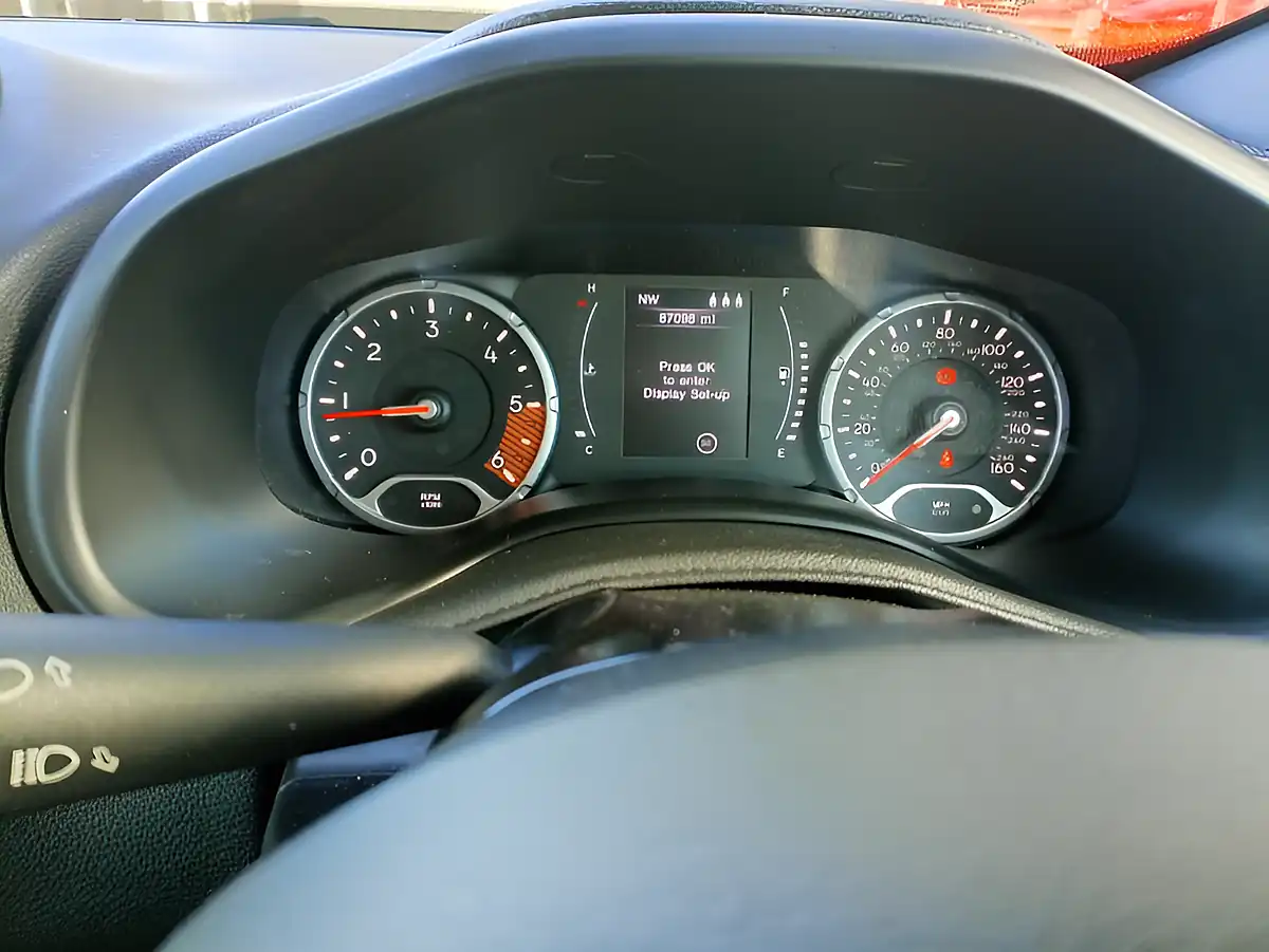 Used 2018 Jeep Renegade Longitude Grey - Interior and Exterior details 10