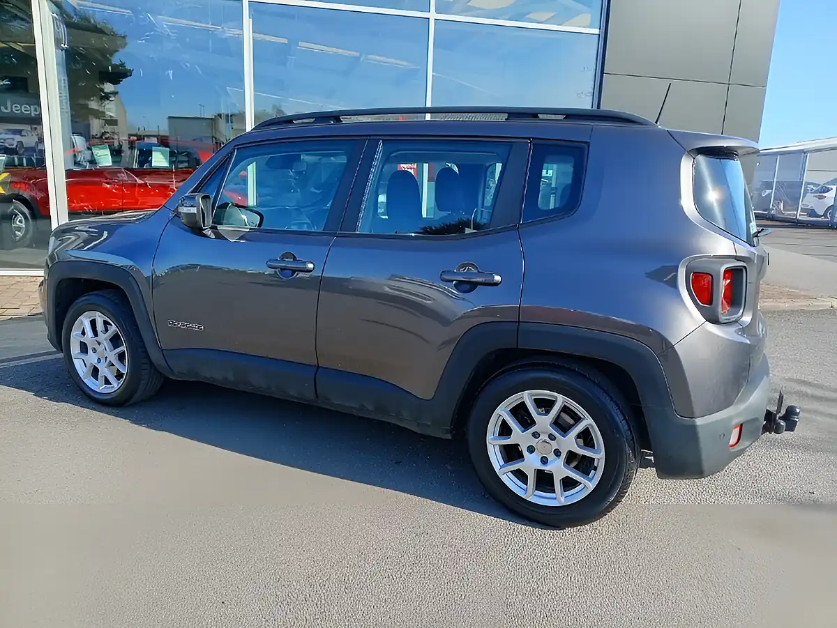 Used 2018 Jeep Renegade Longitude Grey - Interior and Exterior details 3