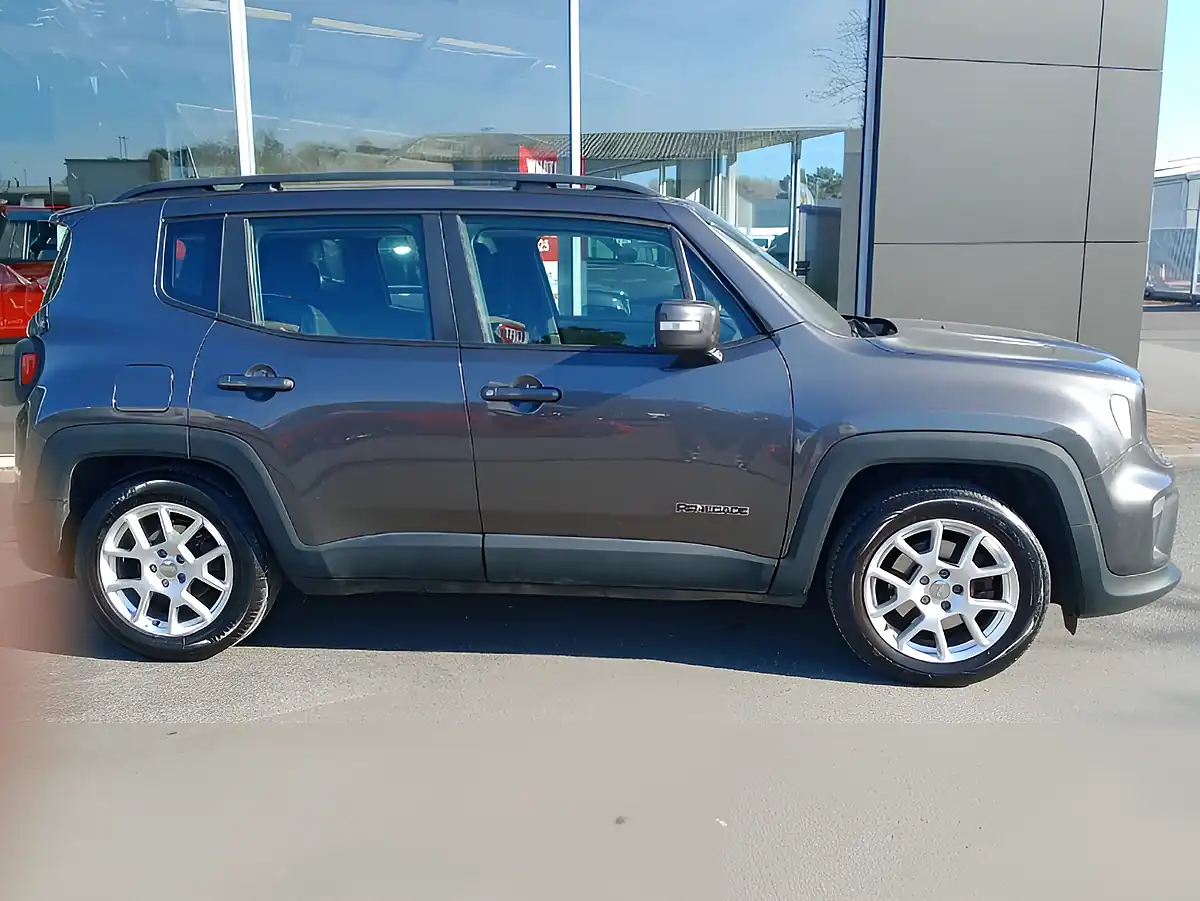Used 2018 Jeep Renegade Longitude Grey - Interior and Exterior details 4