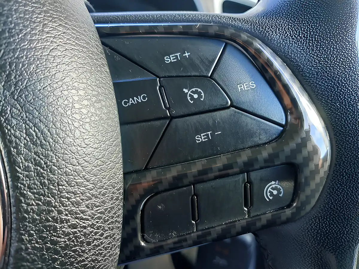Used 2018 Jeep Renegade Longitude Grey - Interior and Exterior details 9