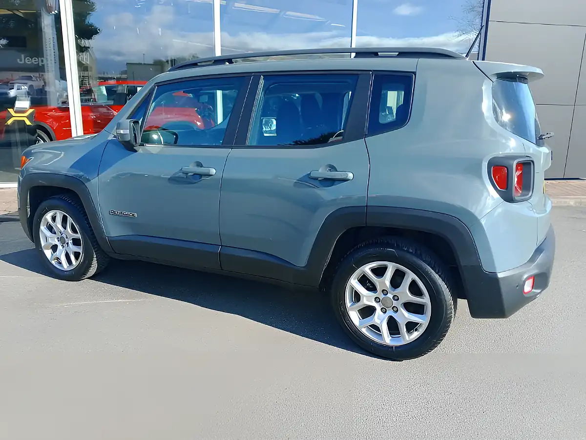 Used 2018 Jeep Renegade Longitude Grey - Interior and Exterior details 4