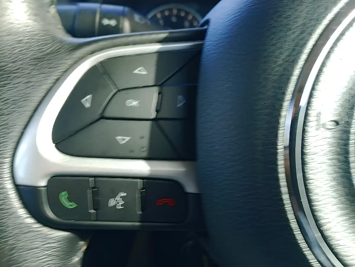 Used 2018 Jeep Renegade Longitude Grey - Interior and Exterior details 8