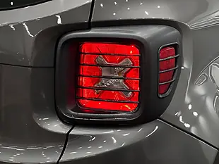 Used 2018 Jeep Renegade Longitude Grey - Interior and Exterior details 12
