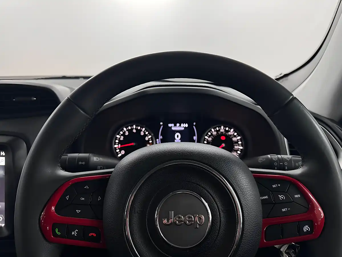 Used 2018 Jeep Renegade Longitude Grey - Interior and Exterior details 16