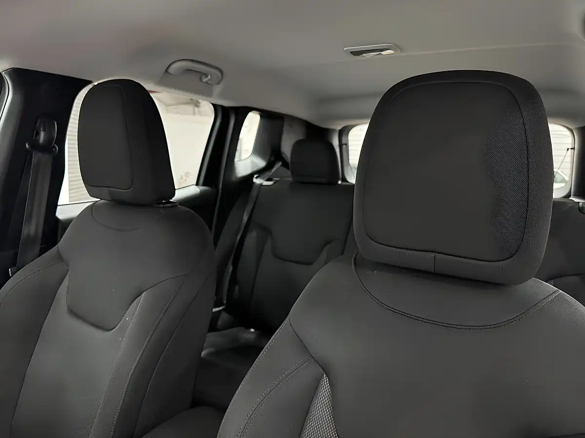 Used 2018 Jeep Renegade Longitude Grey - Interior and Exterior details 17