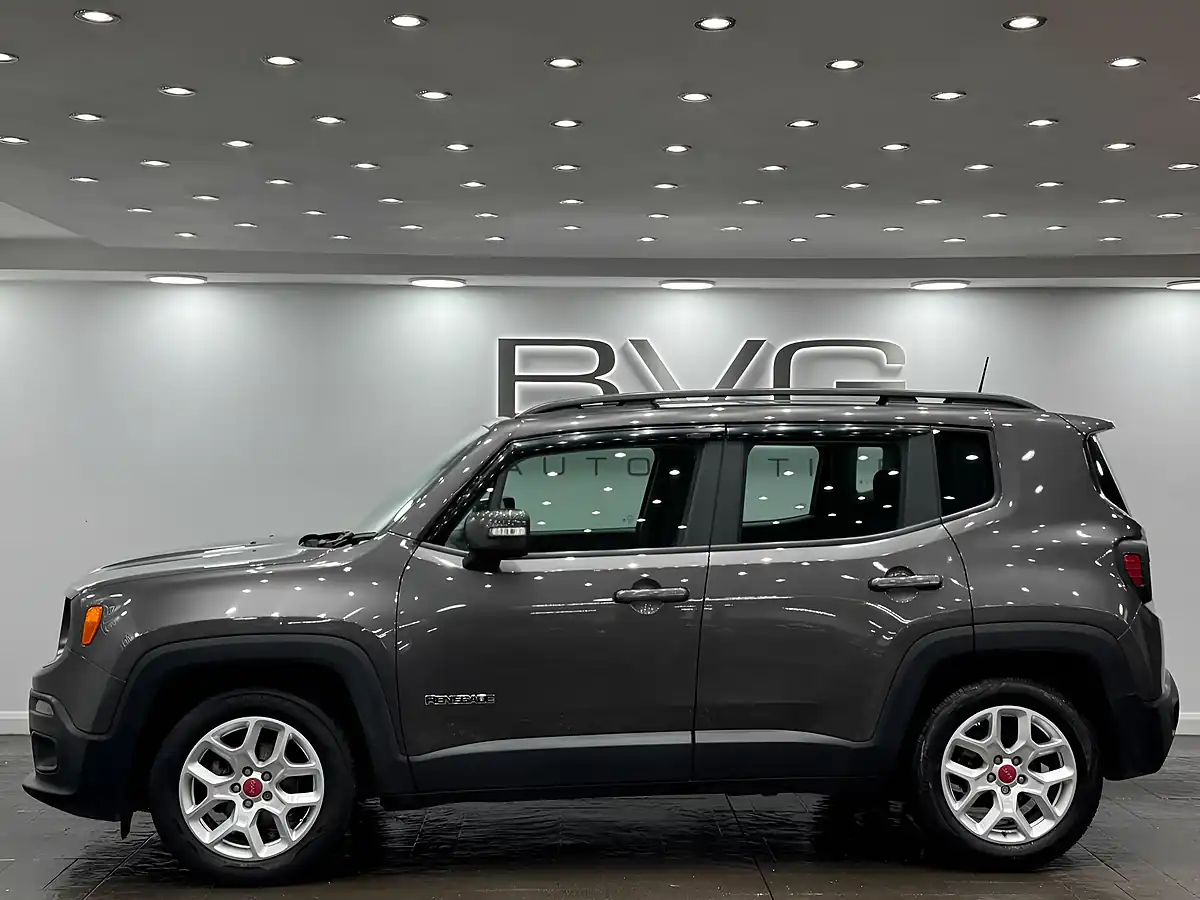 Used 2018 Jeep Renegade Longitude Grey - Interior and Exterior details 7