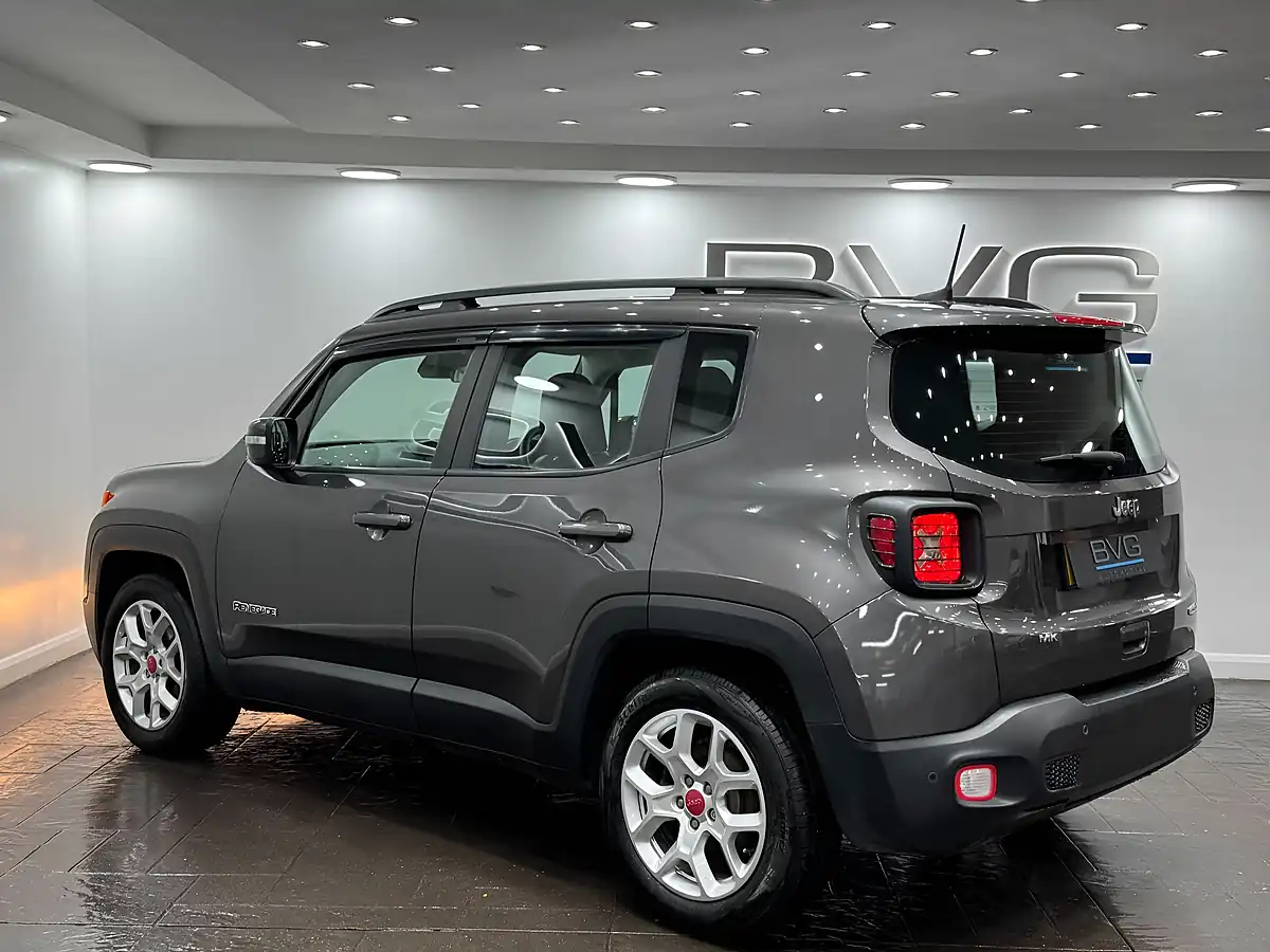 Used 2018 Jeep Renegade Longitude Grey - Interior and Exterior details 9
