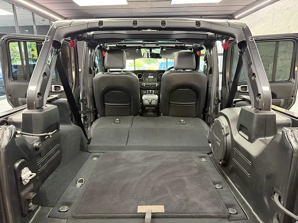 Used 2018 Jeep Wrangler Overland Grey - Interior and Exterior details 10