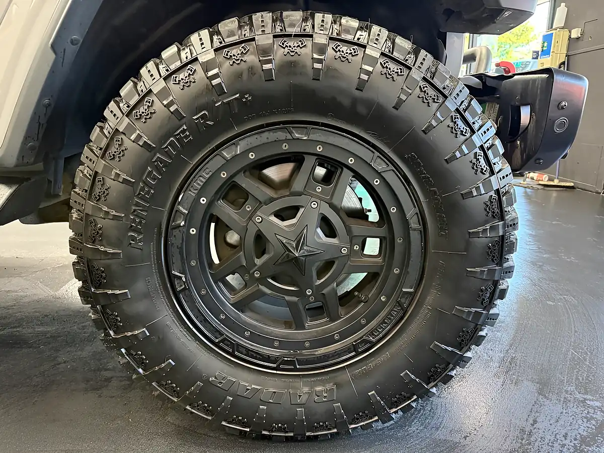 Used 2018 Jeep Wrangler Overland Grey - Interior and Exterior details 15
