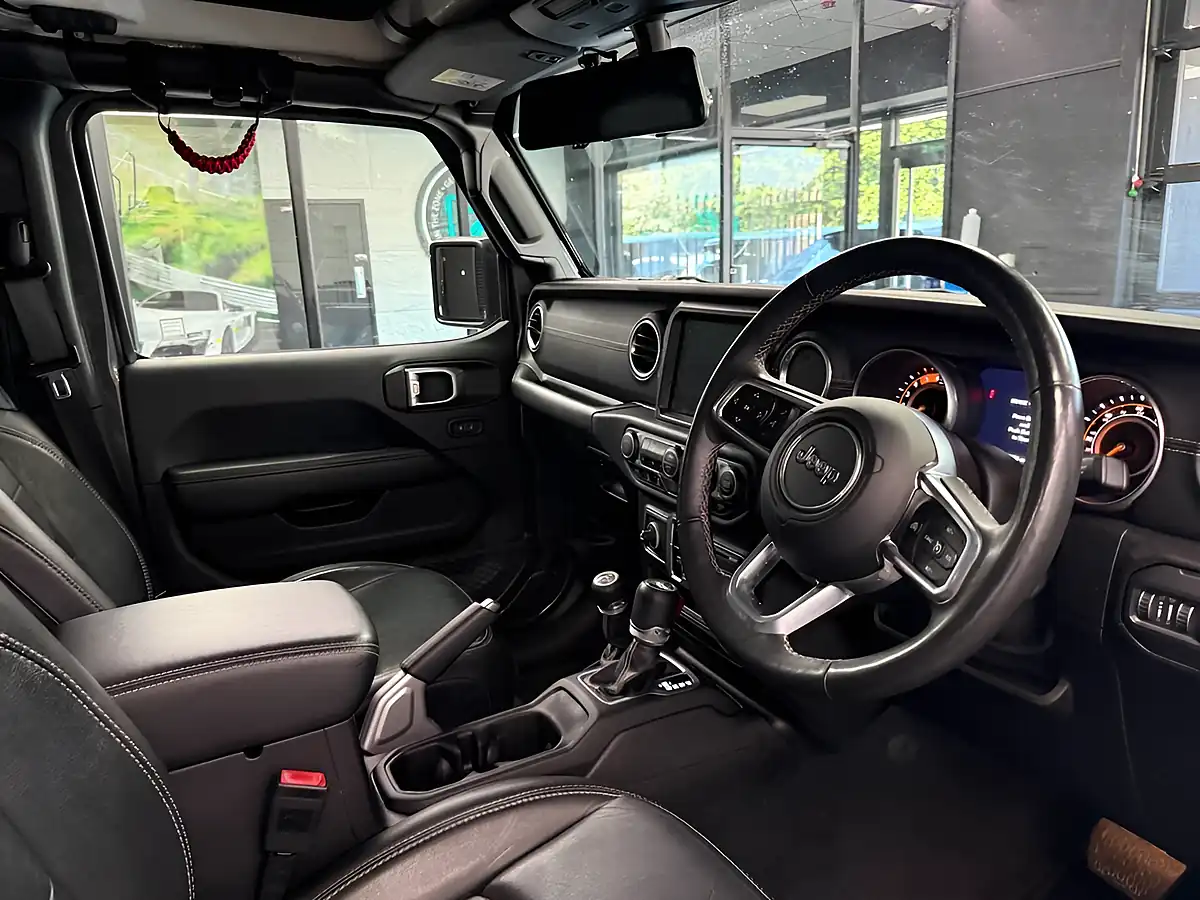 Used 2018 Jeep Wrangler Overland Grey - Interior and Exterior details 4