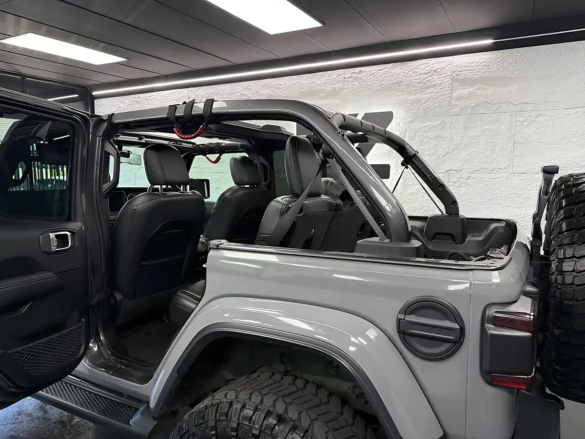 Used 2018 Jeep Wrangler Overland Grey - Interior and Exterior details 6
