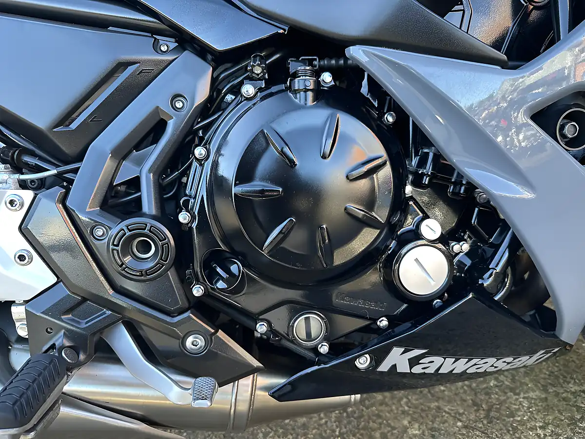 Used 2018 Kawasaki Ninja 650 Ex Grey - Interior and Exterior details 16