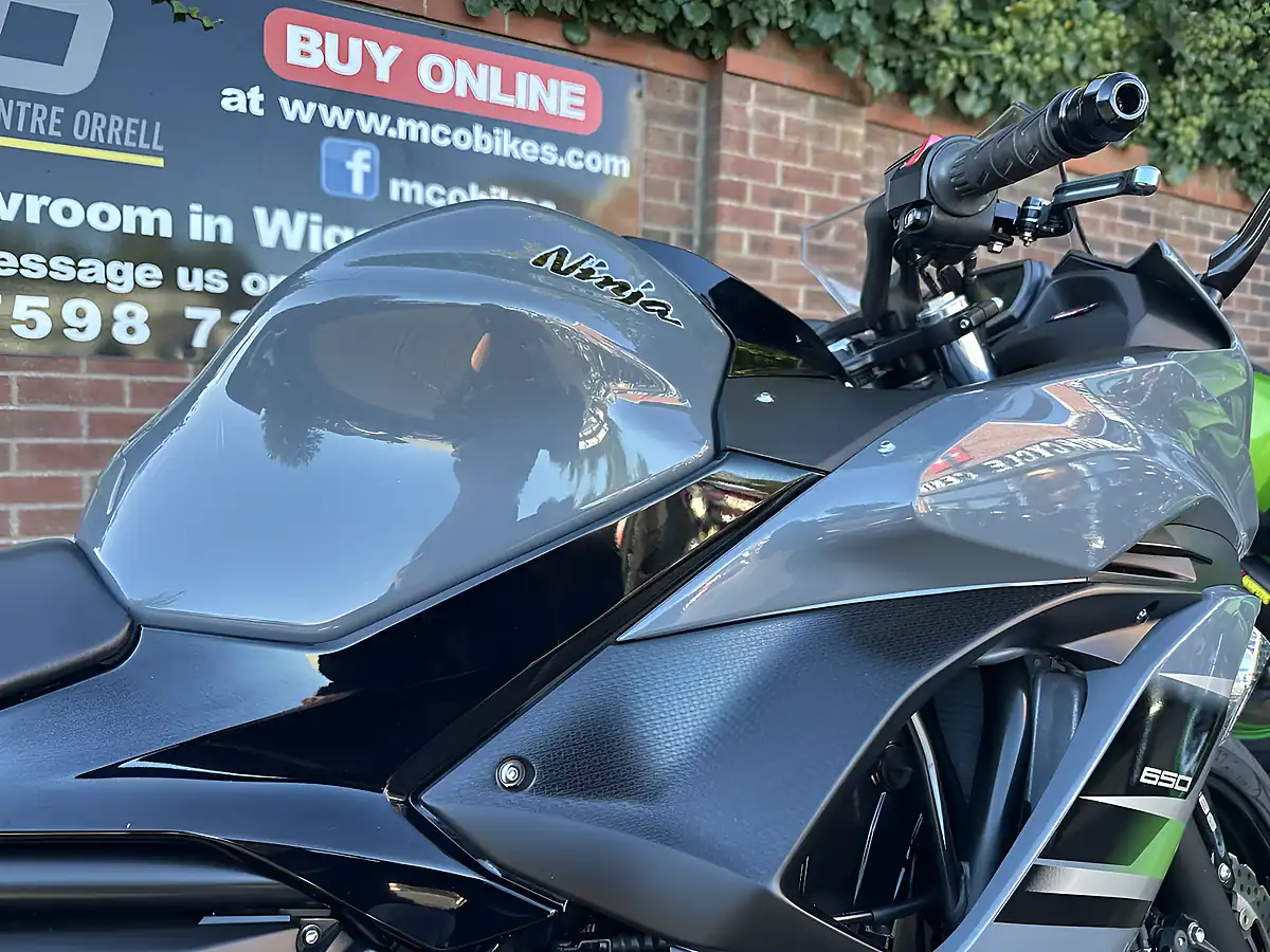 Used 2018 Kawasaki Ninja 650 Ex Grey - Interior and Exterior details 20