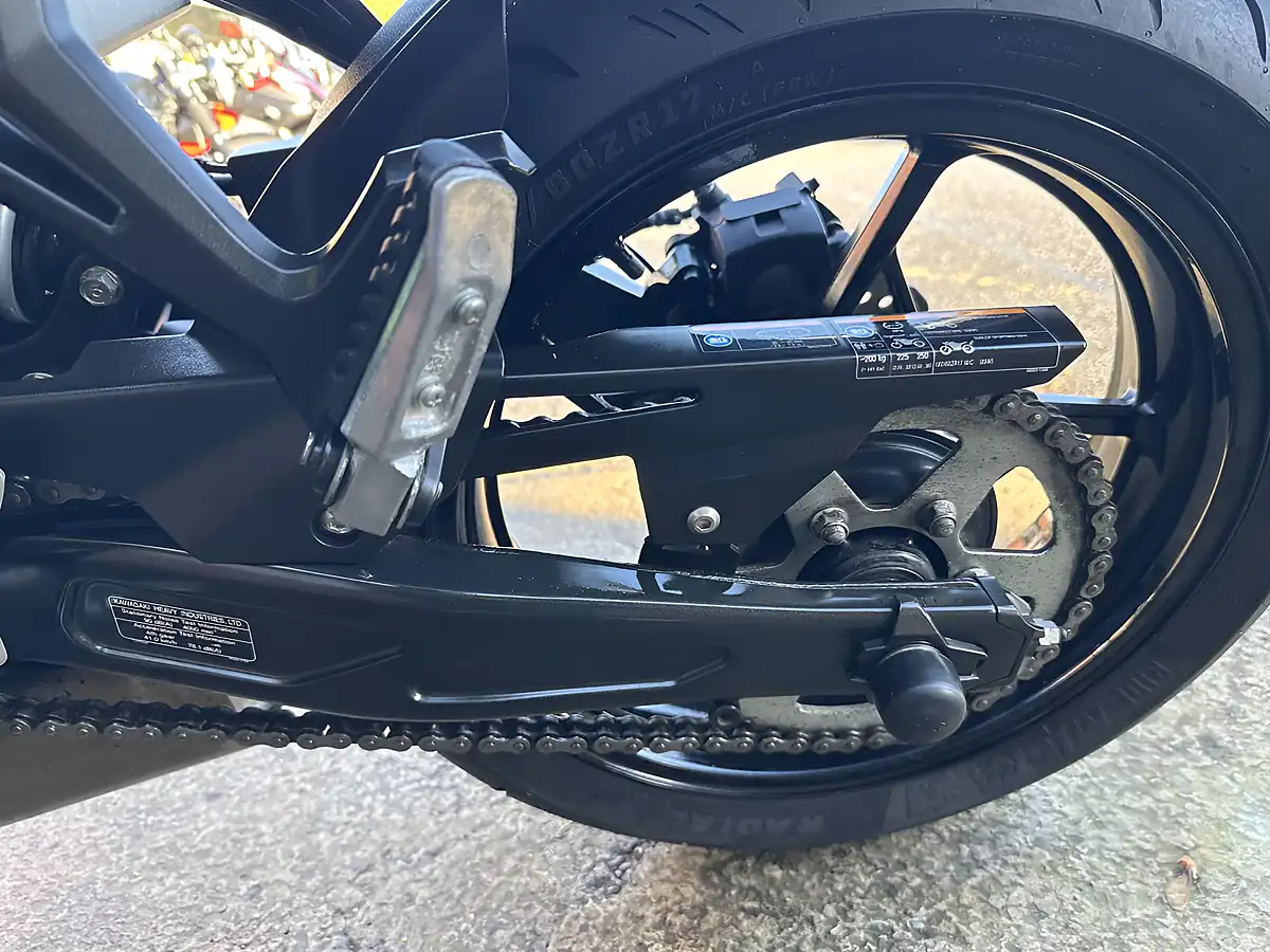 Used 2018 Kawasaki Ninja 650 Ex Grey - Interior and Exterior details 6