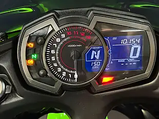 Used 2018 Kawasaki Ninja 650 Krt Performance Edition Green - Interior and Exterior details 3