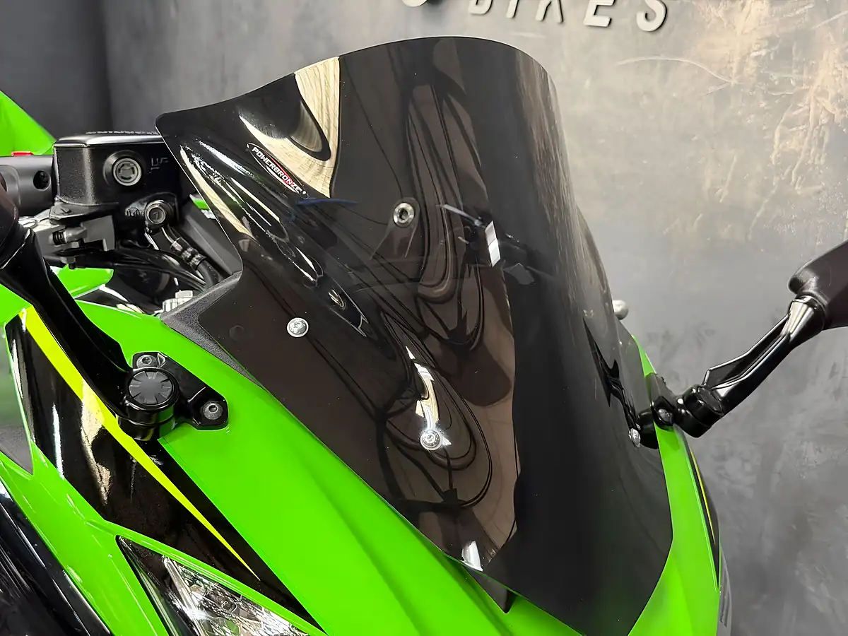 Used 2018 Kawasaki Ninja 650 Krt Performance Edition Green - Interior and Exterior details 7